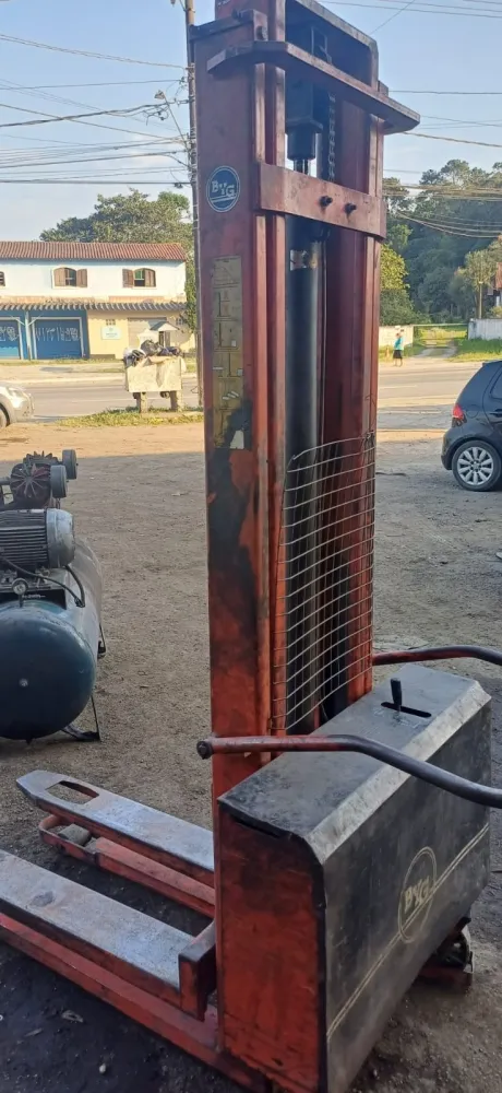 Empilhadeira Elétrica Byg Capacidade Para 1000kg