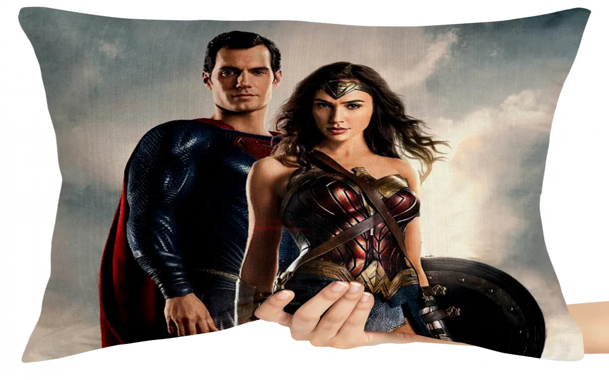 Capa de Almofada ou Travesseiro Superman e Mulher Maravilha