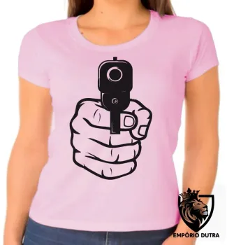 Baby look blusa feminina Arma em punho pistola revólver