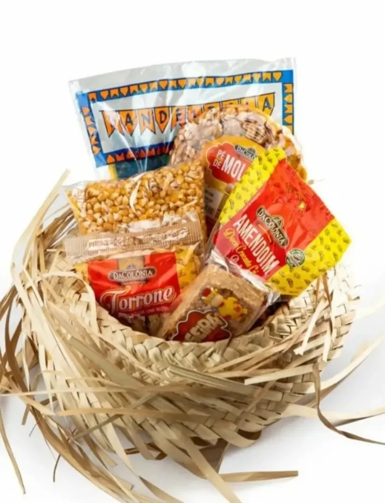 Kit Festa Junina no Chapéu de Palha Imagem