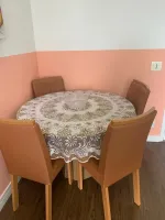 Mesa redonda com 4 cadeiras com 3 mesas de uso - Foto 3