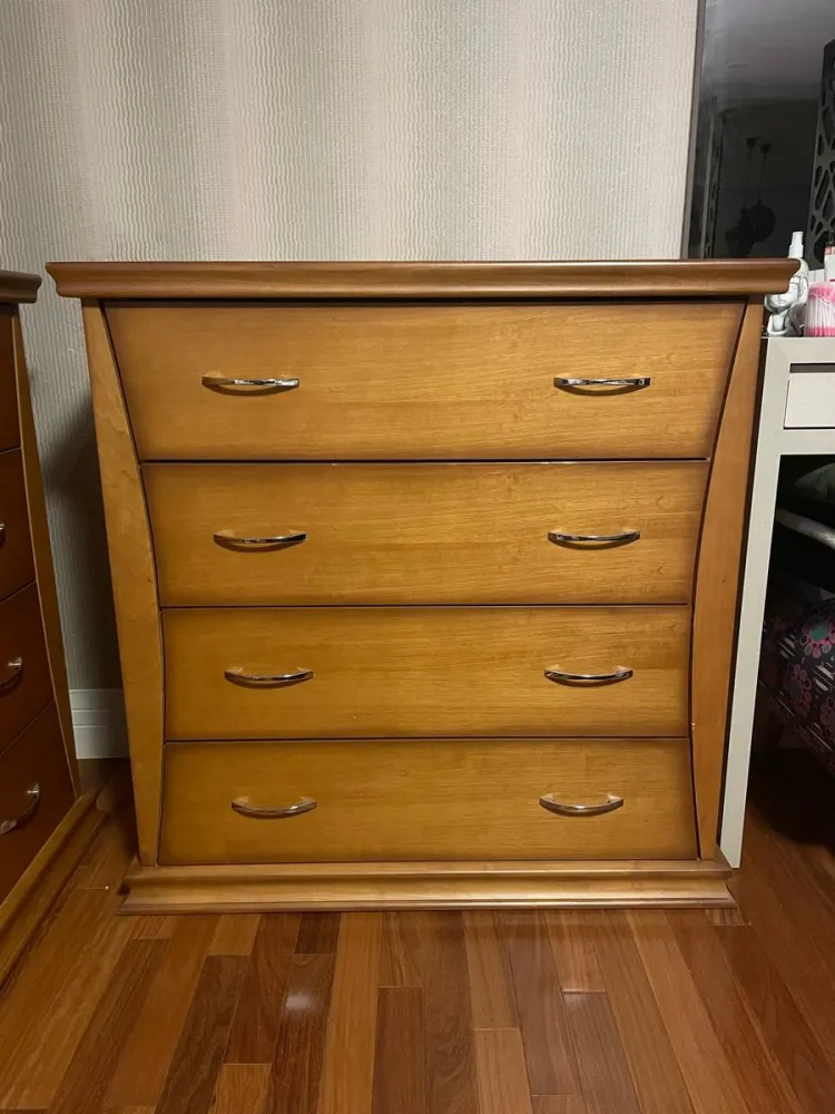 cômoda em madeira maciça colonial