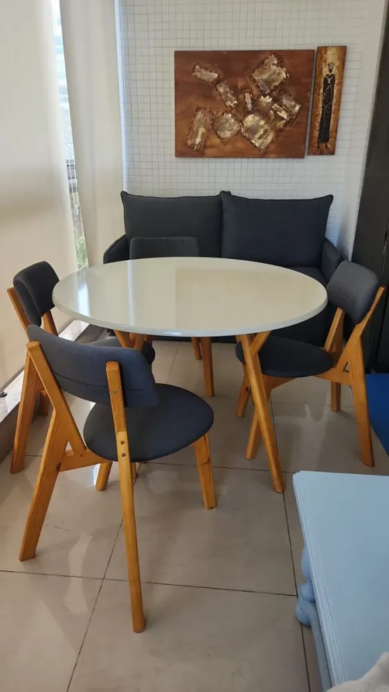 conjunto maravilhoso de mesa redonda com 4 cadeiras liz em linho grafite