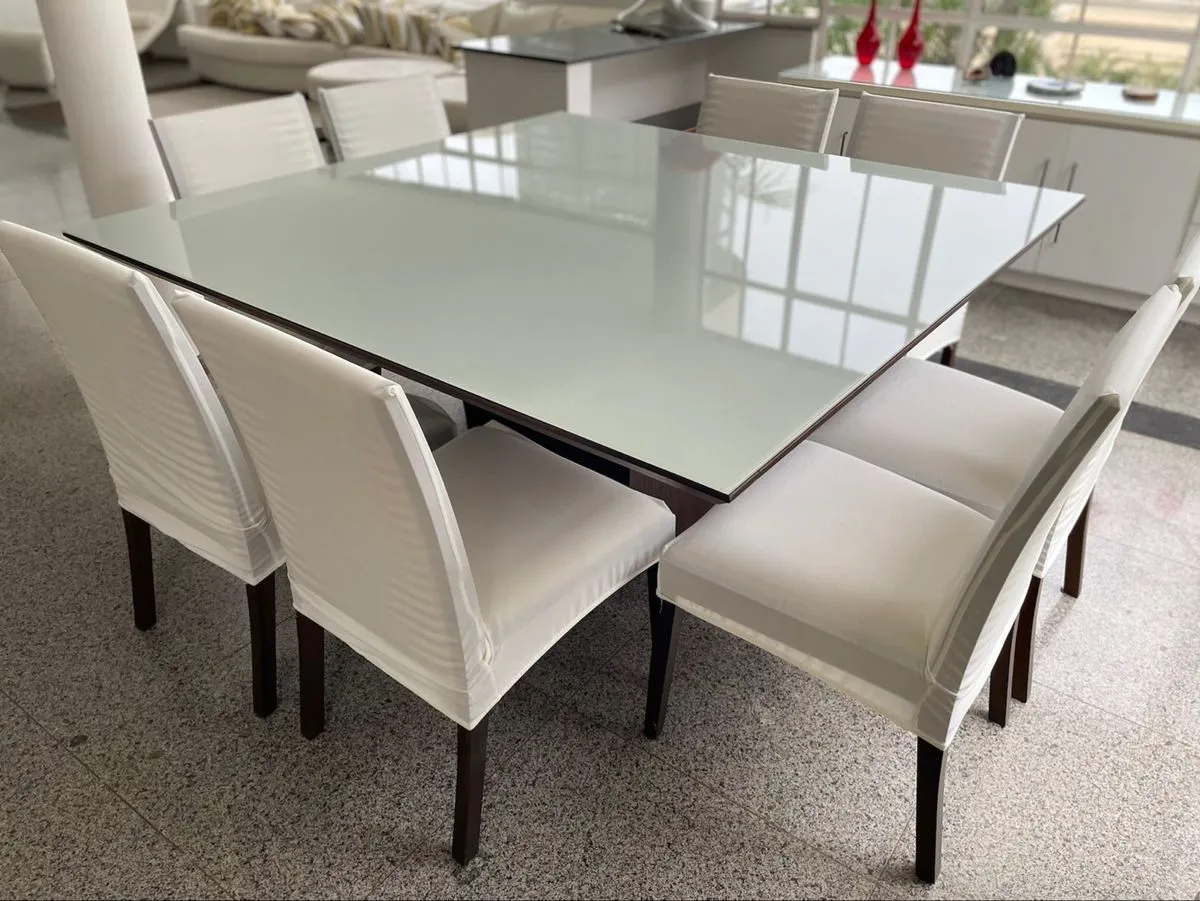 conjunto mesa de jantar triton castanho quadrada 1.60x 1.60 e 8 cadeiras off white Imagem