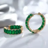 Brinco argola dourado com pedras cravejadas banhado a ouro 18k antialérgico - Foto 3