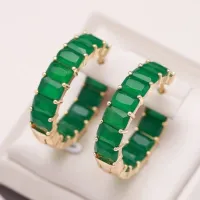 Brinco argola dourado com pedras cravejadas banhado a ouro 18k antialérgico - Foto 4