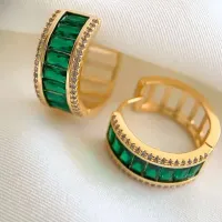 Brinco argolinha casual e sútil para todos os seus momentos dourado banhado a ouro pedras cravejadas cristal com cor ao redor zircônias transparente antialérgico semijoia de luxo.  - Foto 3