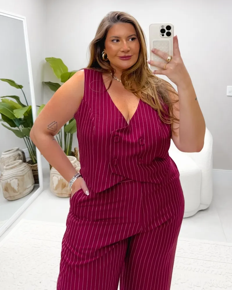 Conjunto Colete Calça Risca Giz Diva's Voga Cherry Imagem