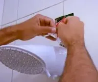 Instalação e manutenção de chuveiro elétrico e eletrônico