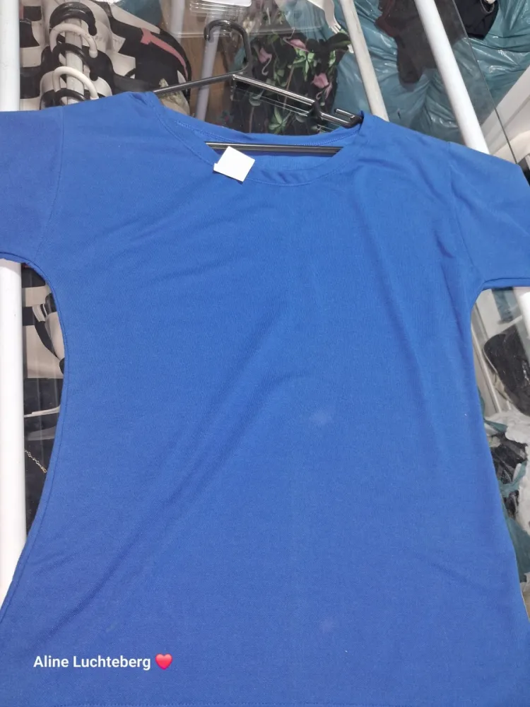 Camisa  M (modelo grande) Imagem