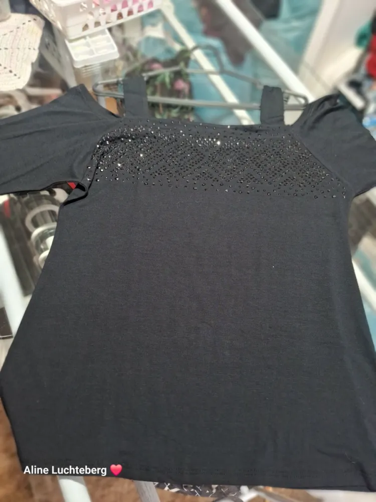 Camisa  M (modelo pequeno) Imagem