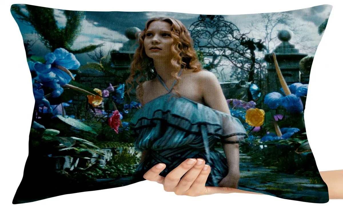 Capa de Almofada ou Travesseiro Alice vestido azul