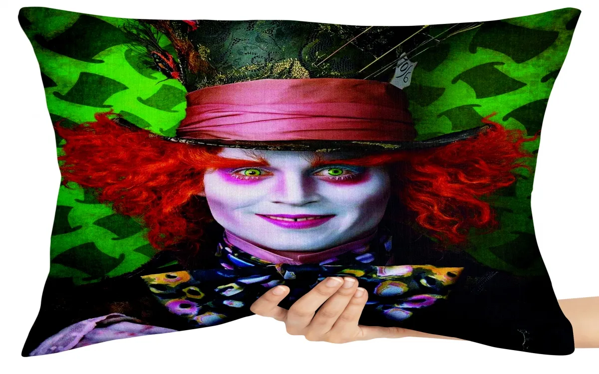 Capa de Almofada ou Travesseiro Chapeleiro Maluco fundo verde