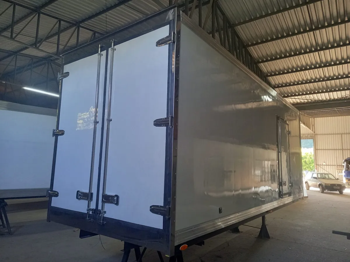 Ref BFP 450 Baú frigorífico 4,50m