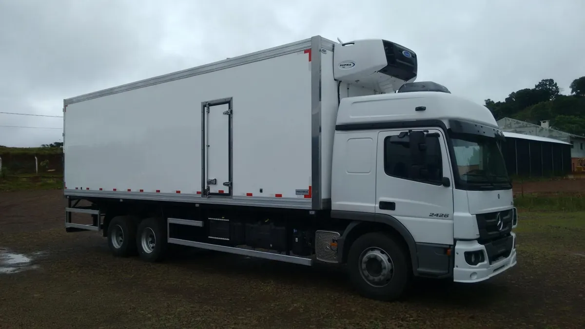 Ref BFG 750 Baú frigorífico truck gancheiro