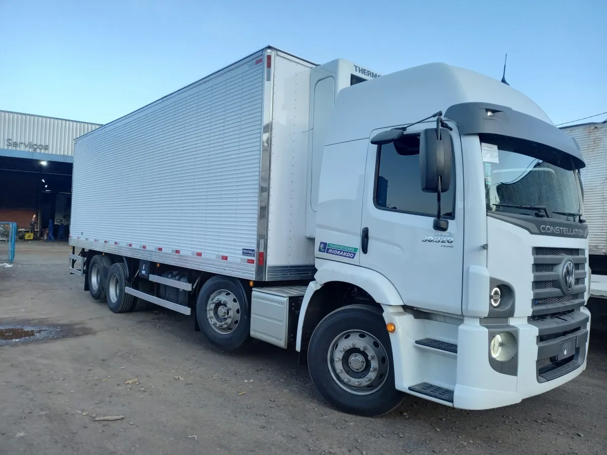 Ref BFP 950 Baú frigorífico B truck 18 paletes metálico 