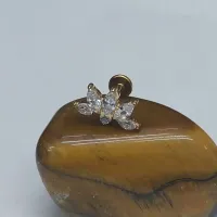 Labret Cluster em Titânio PVD DOURADO com 6 Pedras 1.2mm - (MEIA FLOR) - TIT10 - Foto 2