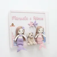 Gêmeas - Sereias com Pet - Quadro Acrílico - Porta Maternidade - Foto 2