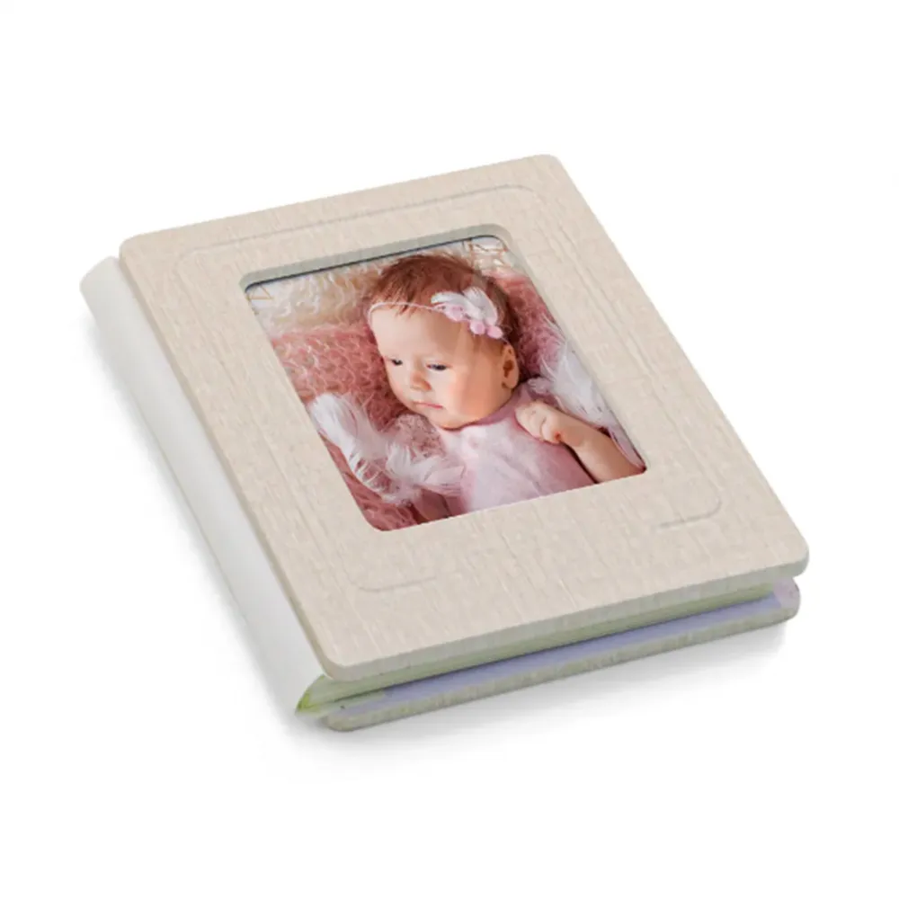 Álbum de Fotografia Premium com Capa na Cor Linho Bege com 16 Folhas de Alumínio Branca 15x20cm Imagem