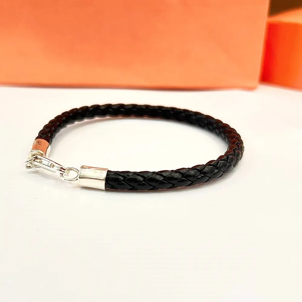 Bracelete de couro com terminais e fecho de prata - PUB100
