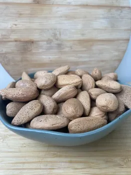 AMÊNDOA NATURAL COM CASCA 