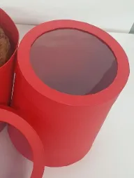 Redonda Diam. 17,0 x 20,0 altura Tampa c/ Visor e Fundo Cartonagem 