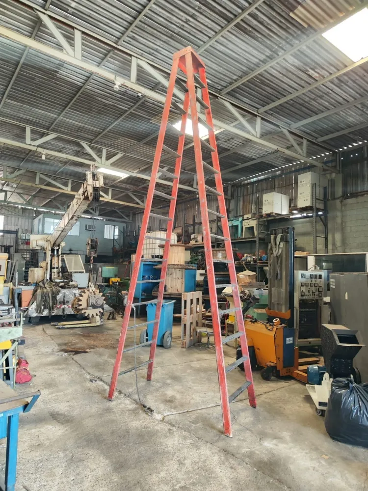 Escada de madeira 470 cm - Cód. 1496