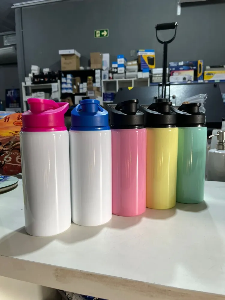 SQUEEZE ALUMINIO CORES  C/ TAMPA COLORIDA 500ML VM Imagem