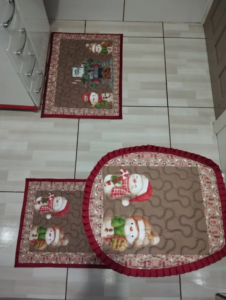 Jogo de Tapete Banheiro - Natal Fundo Marrom III Imagem