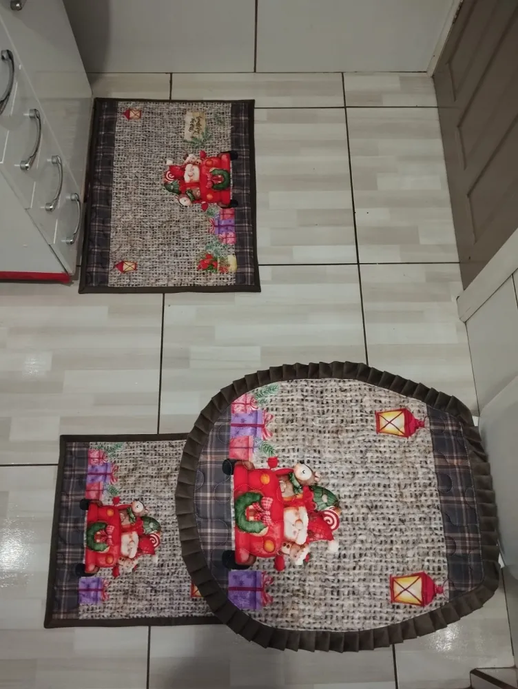Jogo de Tapete Banheiro - Natal Fundo Marrom V Imagem
