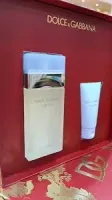 KIT DOLCE & GABBANA LIGHT BLUE POUR FEMME EDT 100ML + BODY CREAM 50ML - Foto 4