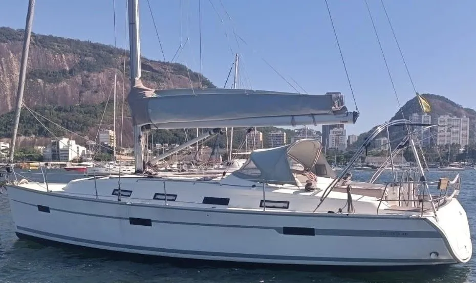 BAVARIA 40 PÉS – ANO 2013 Imagem