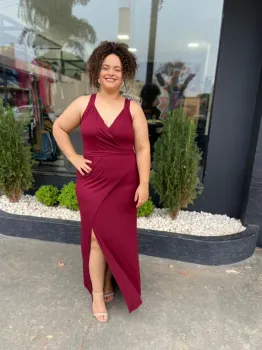 Vestido alça com fenda