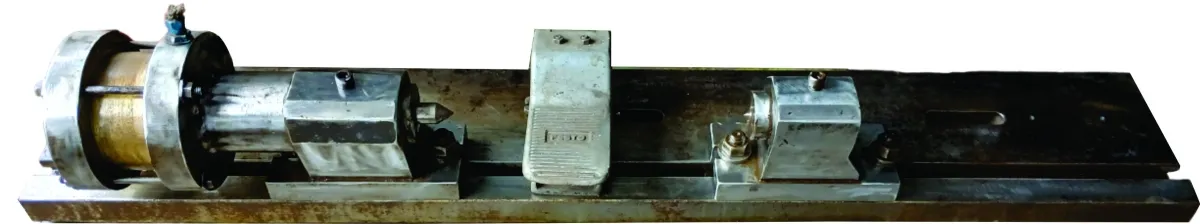 Mesa ranhurada para dispositivo ou diversas maquinas com cabeçote pneumatico Imagem