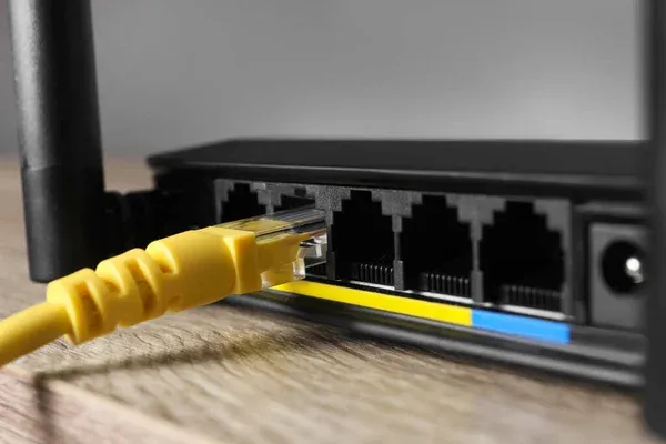 Instalação de Cabo de Rede RJ45 (Internet)