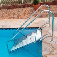 ESCADA PARA PISCINA INOX - HIDRO PARIS LIBRAINOX - FISIOTERÁPICA 