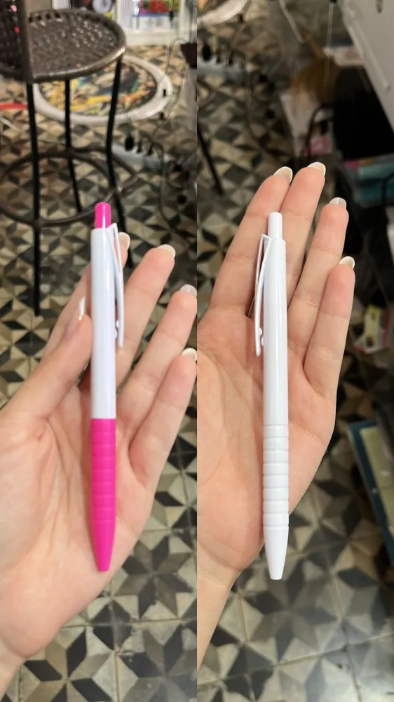 CANETA PLASTICA BRANCA  Imagem
