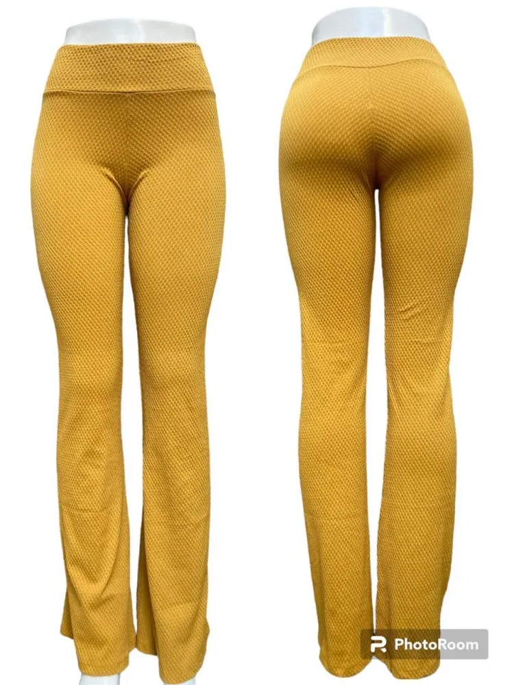 CALÇA FLARE EM TECIDO PIQUET/COLMEIA - AMARELO MOSTARDA