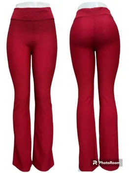 CALÇA FLARE EM TECIDO PIQUET/COLMEIA - VERMELHA
