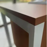 Estação de Trabalho Mesa Plataforma 1200 Para 2 Lugares Pé Metal Trave com Caixa Para Tomadas Concept - Foto 2