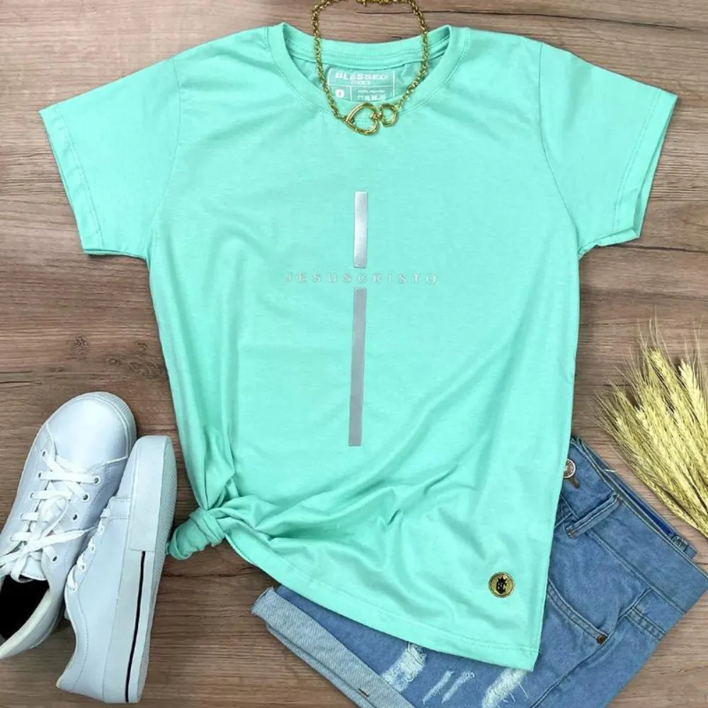 Camiseta Feminina Verde Menta Cruz Prata Jesus Cristo Imagem