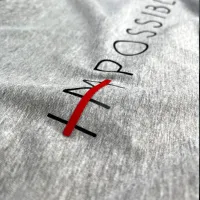 Camiseta Masculina Cinza Impossible - Foto 2