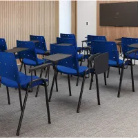 Kit com 10 unidades Cadeira de Treinamento Empilhável Ergoplax com Prancheta Escamoteável Anti Pânico - Foto 10