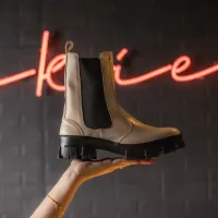 Botina Feminina Cano Médio - Foto 8