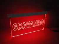 Placa GRAVANDO - Mod.2 Acrílico Transparente /LED VERMELHO /Fix. PAREDE - Foto 4