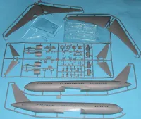 Miniatura Avião Boeing 767-300 kit Zvezda 1/144 plastimodelismo - Foto 2