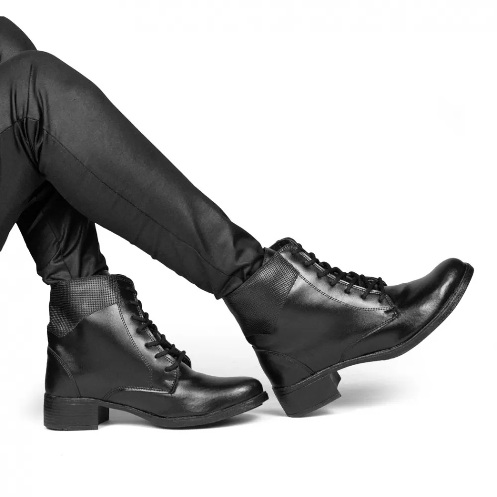 Botina Feminina Cano Médio em Couro Sintético