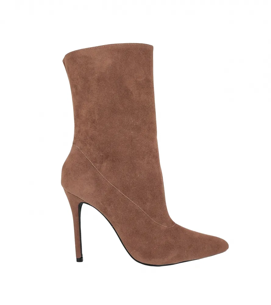 Ankle Boot Média Aisha Camurça Café com Leite com Numeração Especial em Promoção