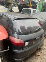 SUCATA RETIRADA DE PEÇAS PEUGEOT  206 2001 2002 1.0 16v - Foto 3
