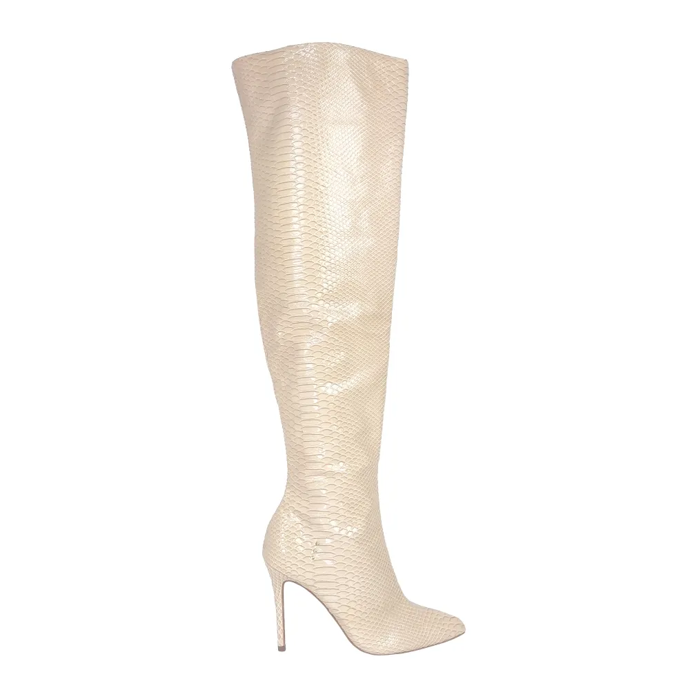 Bota Over the Knee Aisha Vinil Cobra Bege com Numeração Especial em Promoção